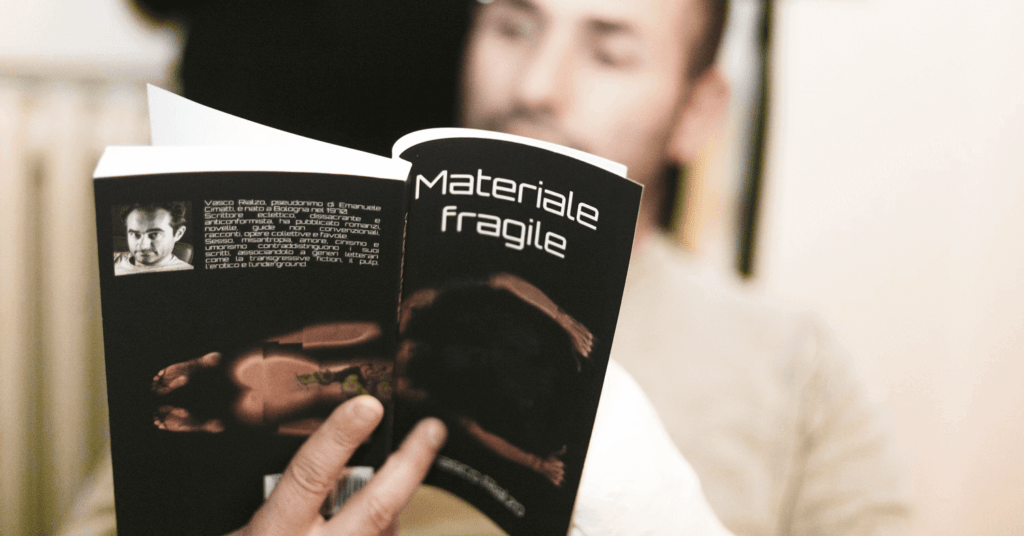 Vasco_Rialzo_Materiale_fragile_libro_(copertina)