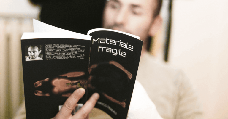 Vasco_Rialzo_Materiale_fragile_libro_(copertina)
