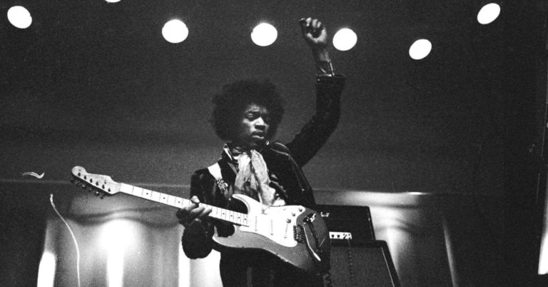 killing-rock-revolution-Jimi-Hendrix-1967-Helsinki-2-2