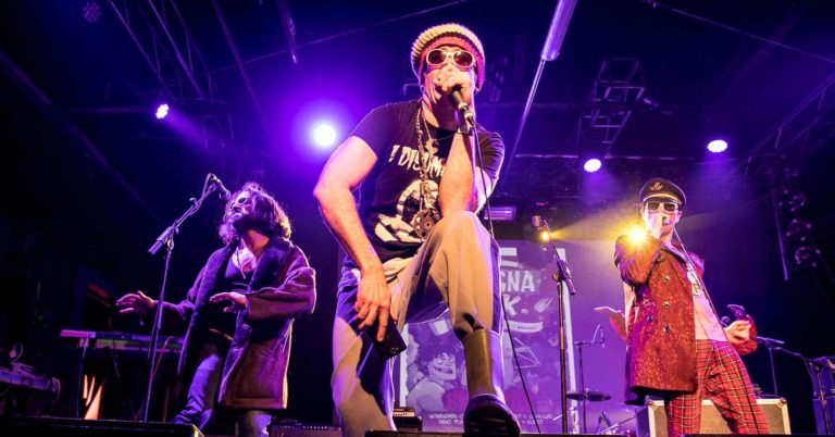 Il trio di Lardo ai giovani si esibisce sul palco del Tpo