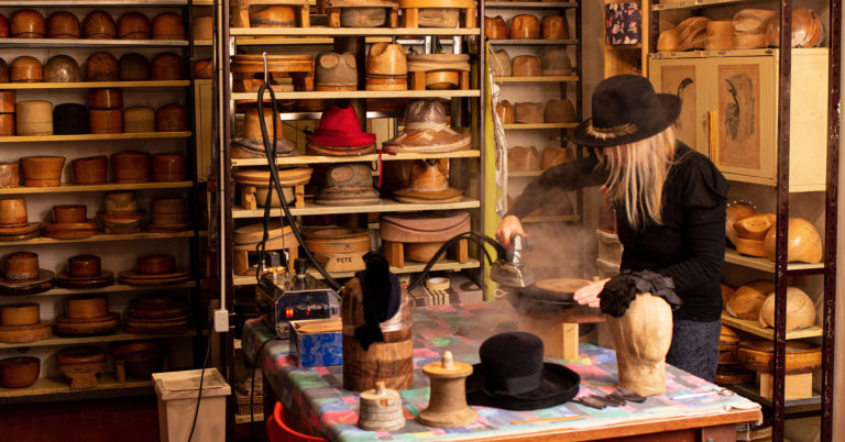 Yesey-Hats-4R-copertina