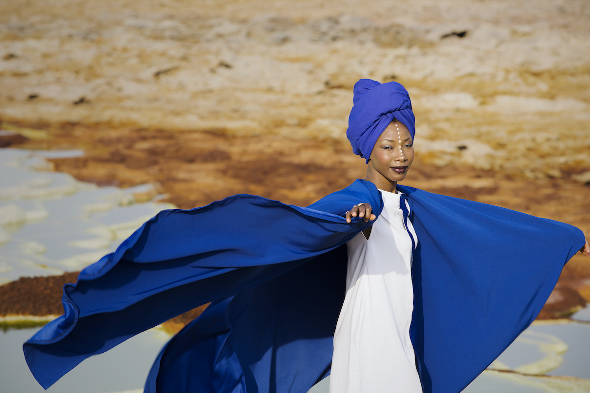 AIDA_MULUNEH_FATU_BLUE_DRESS_SULFER_LAND_2017_0514-2-Ecard