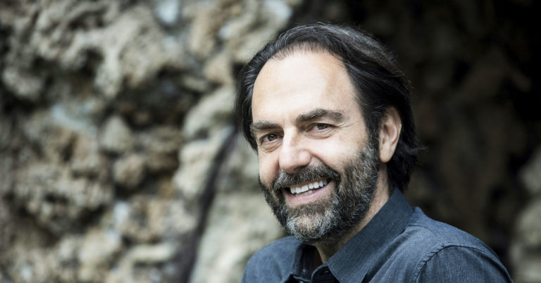 Neri Marcorè copertina