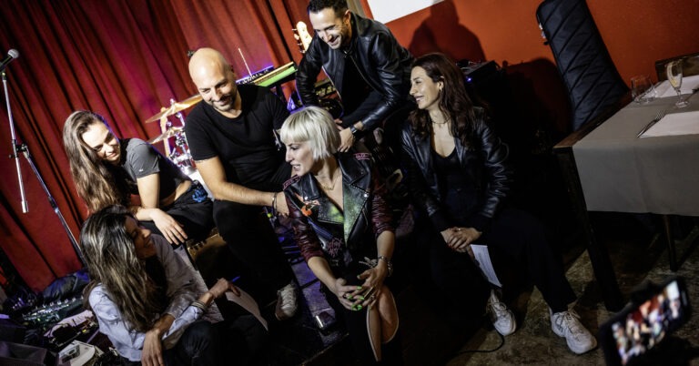 Vittoria & The Hide Park copertina