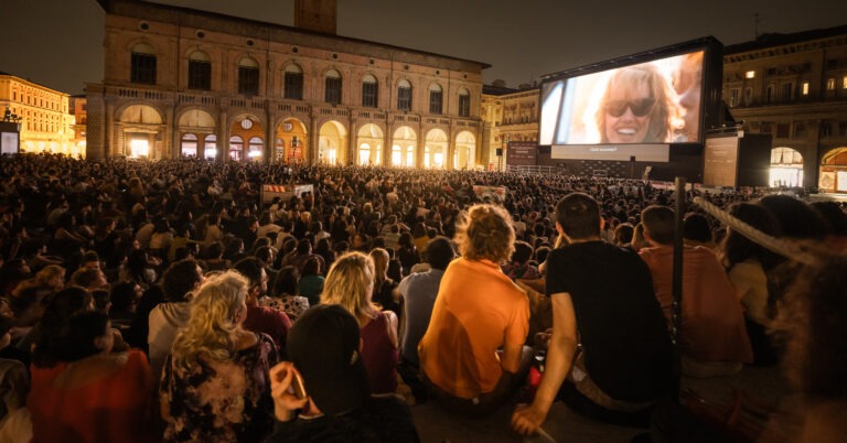 Bologna_Piazza_Maggiore_copertina